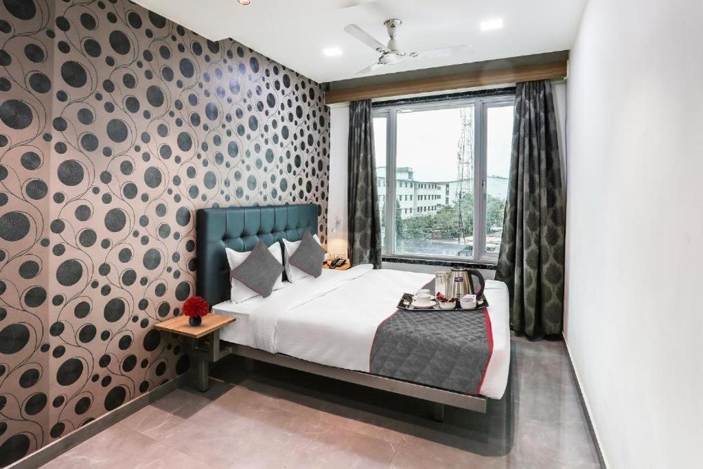 Glitz Hotels Arc Palace - Mankoli, Bhiwandi Eksteriør billede